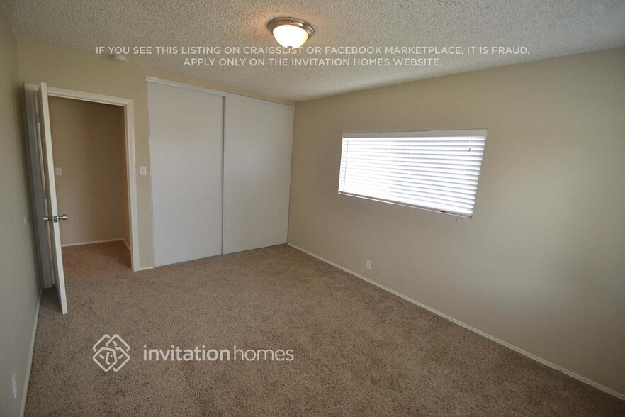 Building Photo - 615 N Sycamore Ave