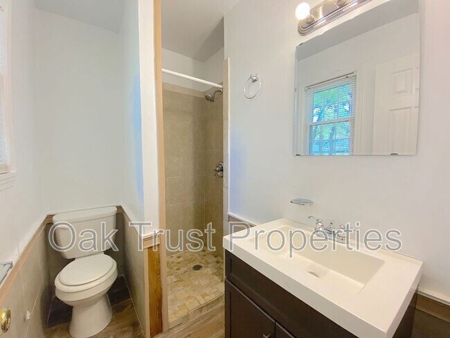 Building Photo - 1227 Mathis Ferry Rd