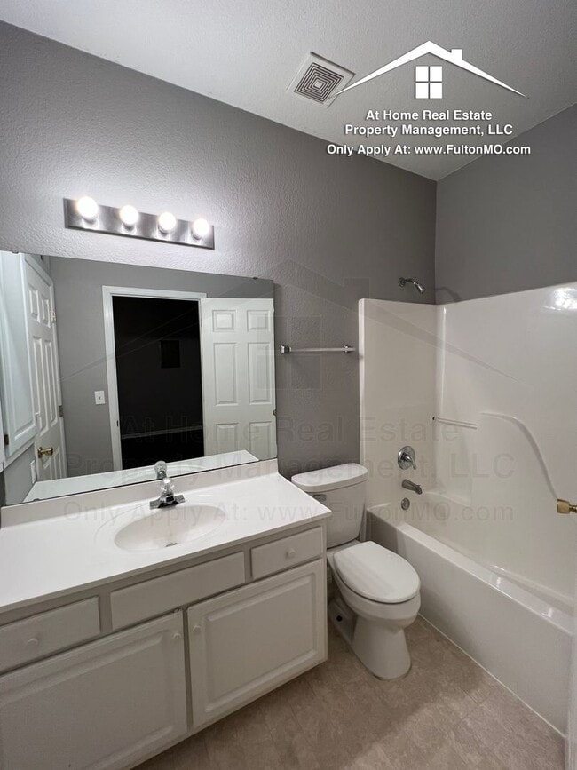 Building Photo - 1009 Boulder Ct