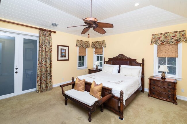 Building Photo - 920 Lago Mar Ln