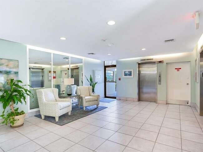 Building Photo - 660 Island Way