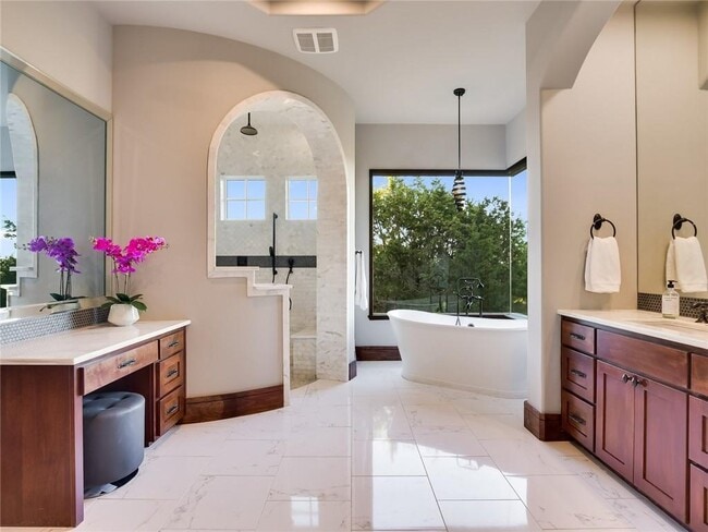 Building Photo - 4212 Serene Hills Dr