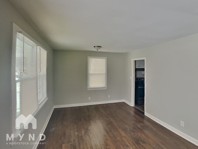 Building Photo - 1720 Finchley Dr