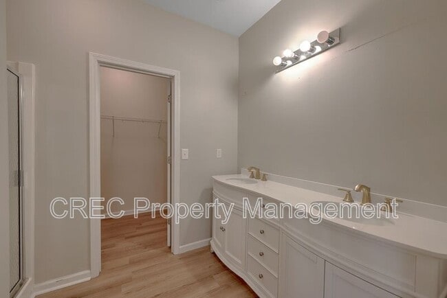 Building Photo - 184 Grand Oaks Dr