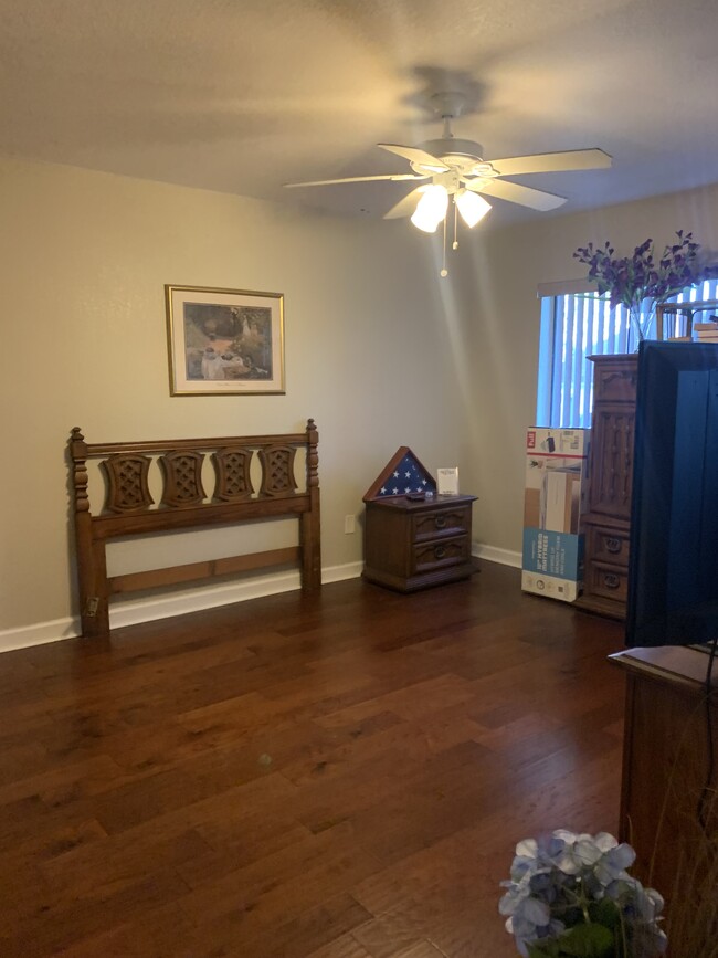 Large bedroom - 3571 Magnolia Ridge Cir