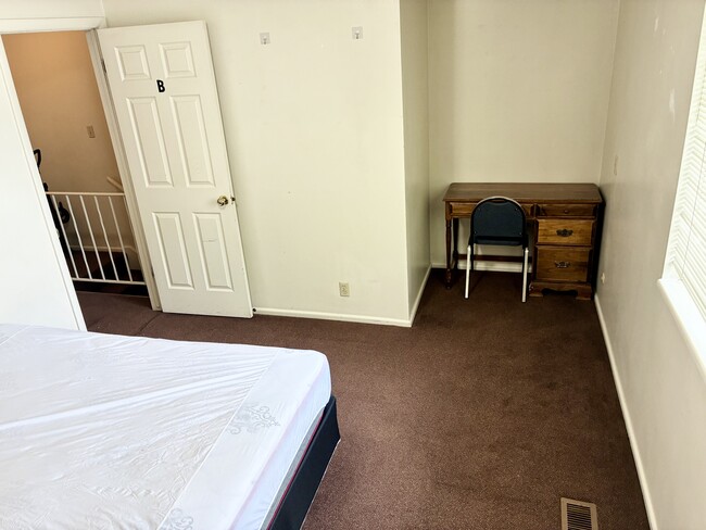 Building Photo - 1850 N 840 W