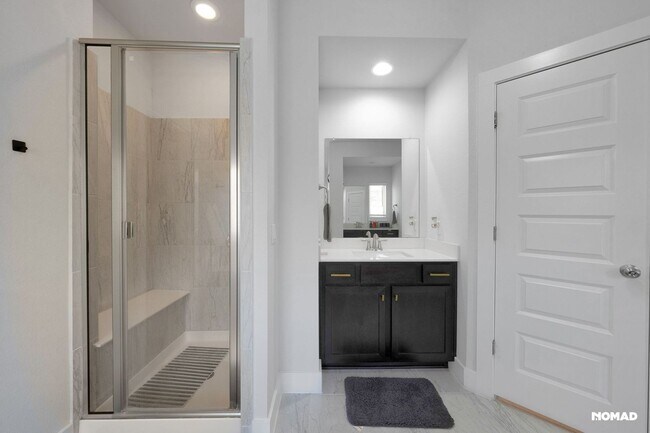 Building Photo - Stunning 4BR House in Leander