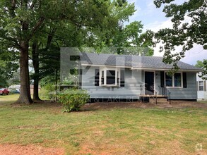 Building Photo - Welcome to your 2 bedroom, 1 bath home in ...