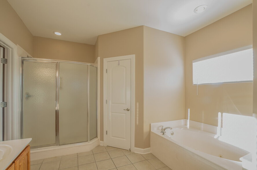 Building Photo - 1655 Kings Pond Cove
