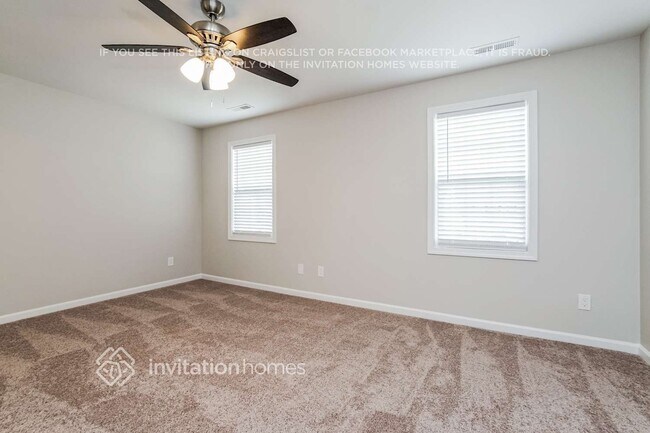 Building Photo - 3211 Hayling Dr