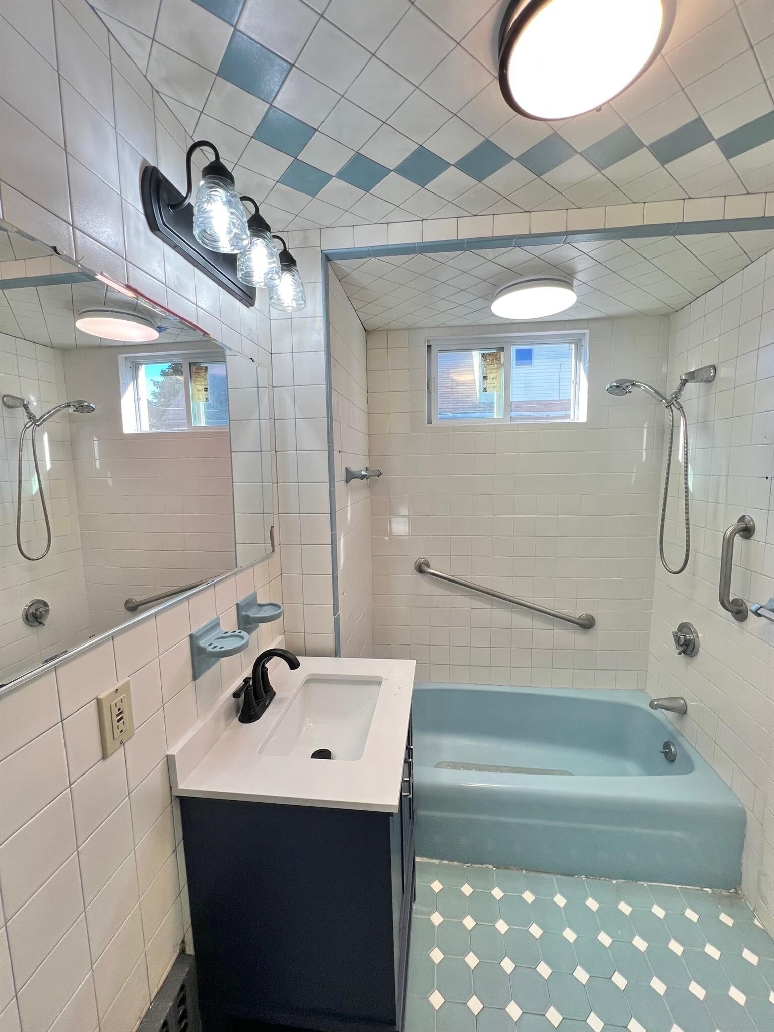 Building Photo - 141 Albion St