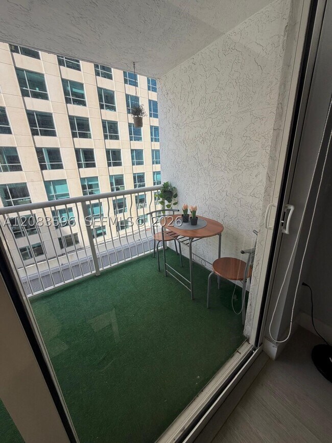 Building Photo - 1200 Brickell Bay Dr