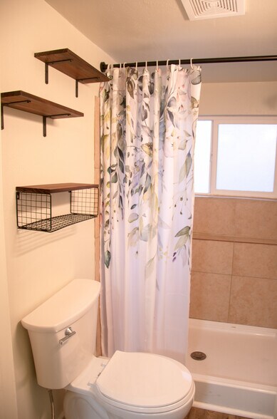 Bathroom - 1095 W 2000 N