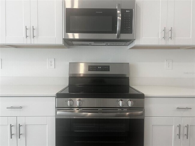 Building Photo - 3697 NE 32nd Ct