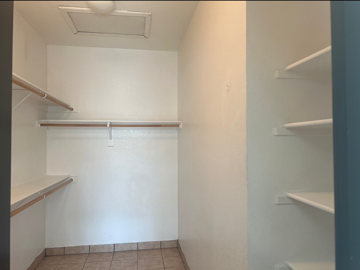 Building Photo - 16649 Emerson Ct