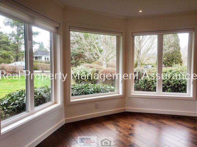 Building Photo - ** PRICE REDUCED! **Stunningly beautiful l...