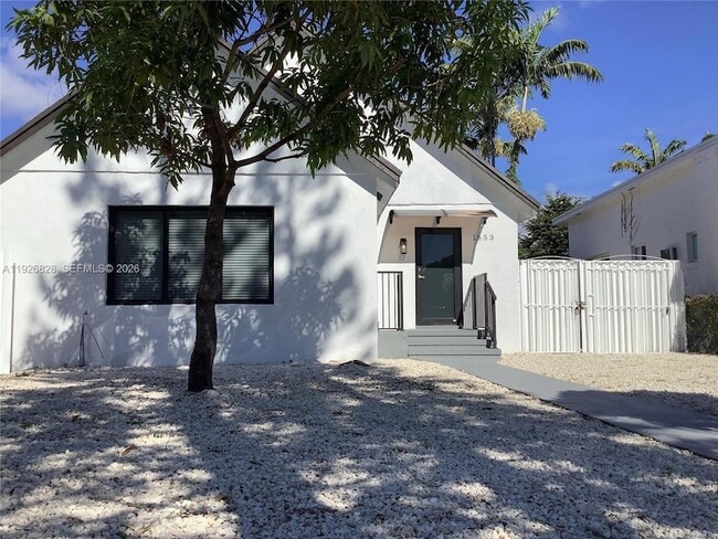 Building Photo - 1653 SW 17th Terrace