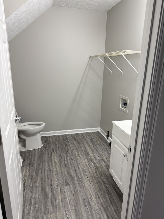 Building Photo - 304 McDougal Ave