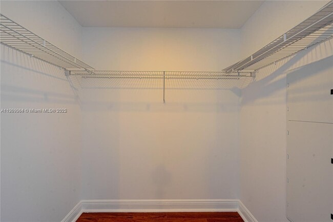 Building Photo - 2641 N Flamingo Rd