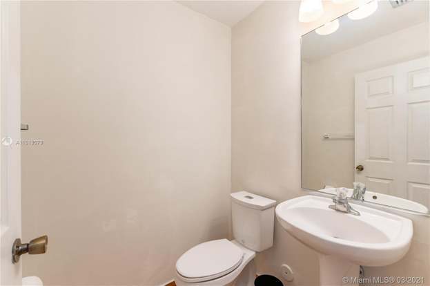 Building Photo - 632 SW 107th Ave