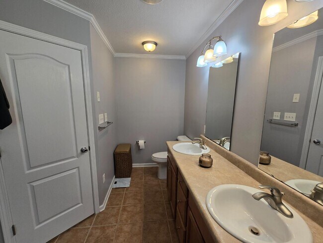 Building Photo - 441 Corsegan Rd