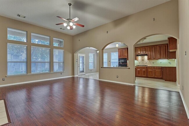 Building Photo - 8406 Oak Villa Ct