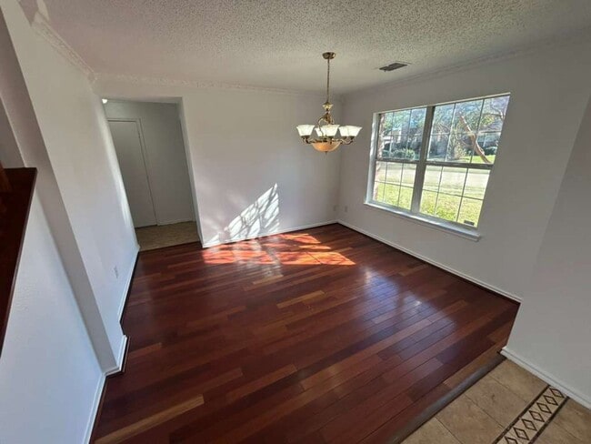 Building Photo - 1137 Beechwood Ln