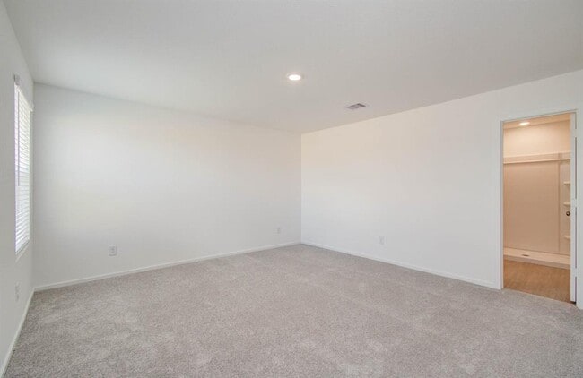 Building Photo - 5005 Gallant St