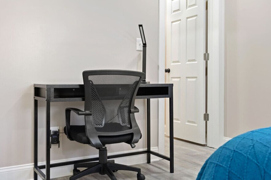 Building Photo - 1523 S East St