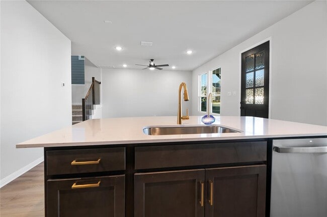 Building Photo - 117 Kiowa Bnd