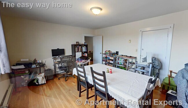 Building Photo - 402 Highland Ave