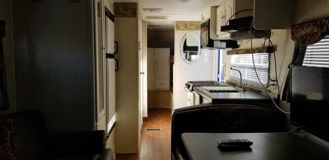 Building Photo - 6618 Topper Run