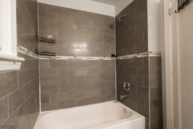 Building Photo - 19 Poe Ave