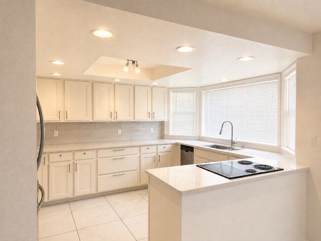 Building Photo - 1017 S 88th St