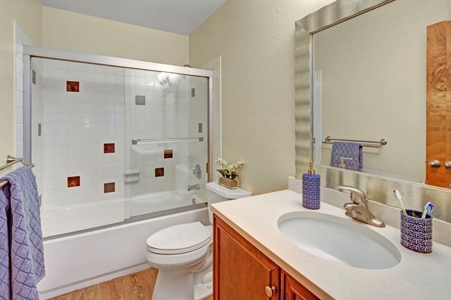 Century Plaza Apartments - Bathroom - Century Plaza