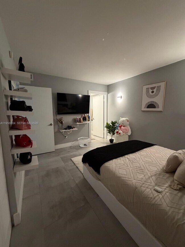 Building Photo - 15354 SW 72nd St