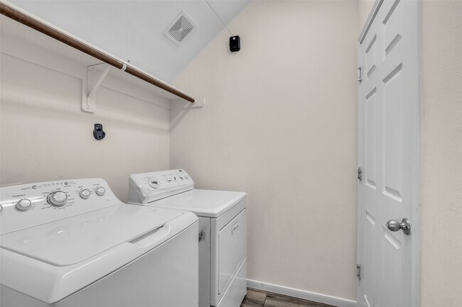 Building Photo - 8327 Terra Valley Ln