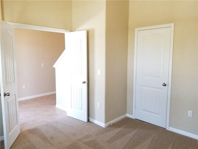 Building Photo - 1448 Brooks Way
