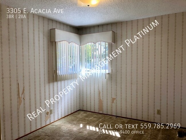 Building Photo - 3305 E Acacia Ave
