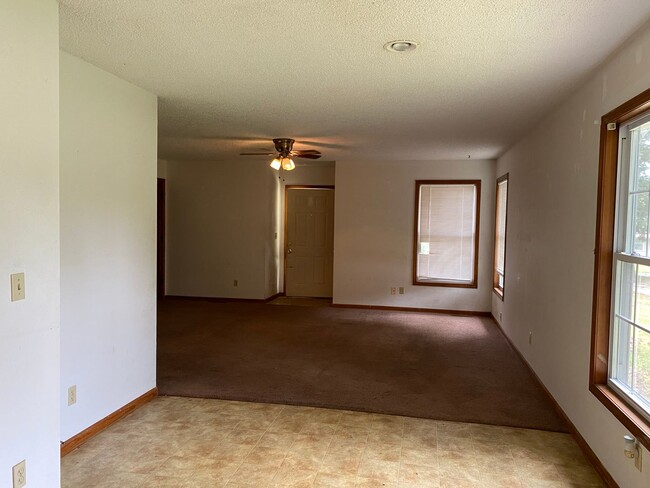 Building Photo - 2 Bedroom | 2 Bathroom | 2 Car Garage, 110...