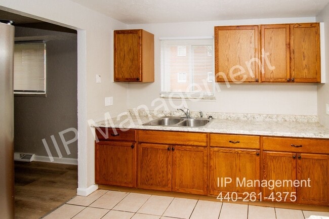 Building Photo - 23984 Banbury Cir