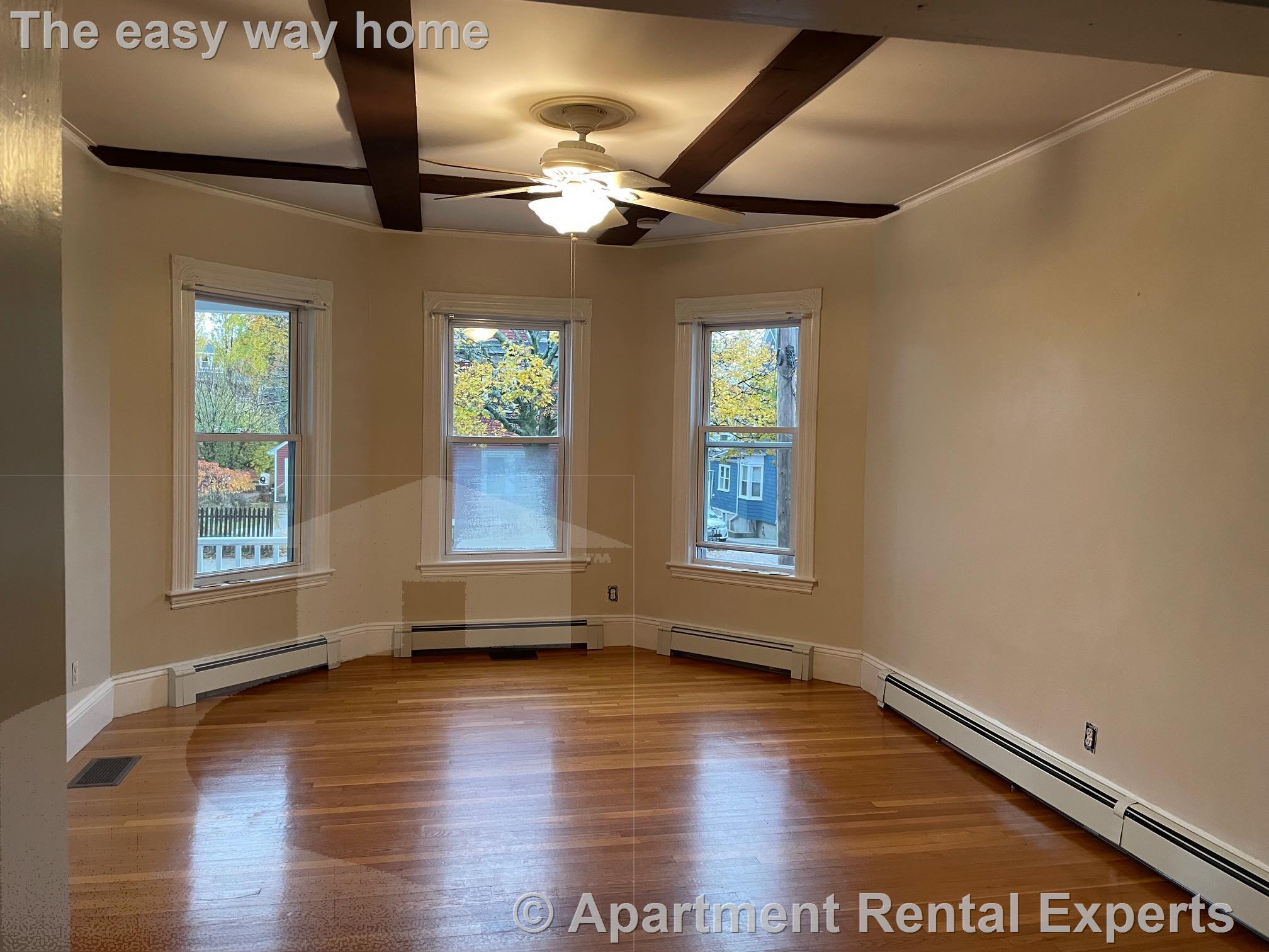 Building Photo - 578 Main St