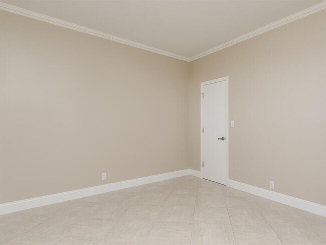 Building Photo - 750 N Ocean Blvd