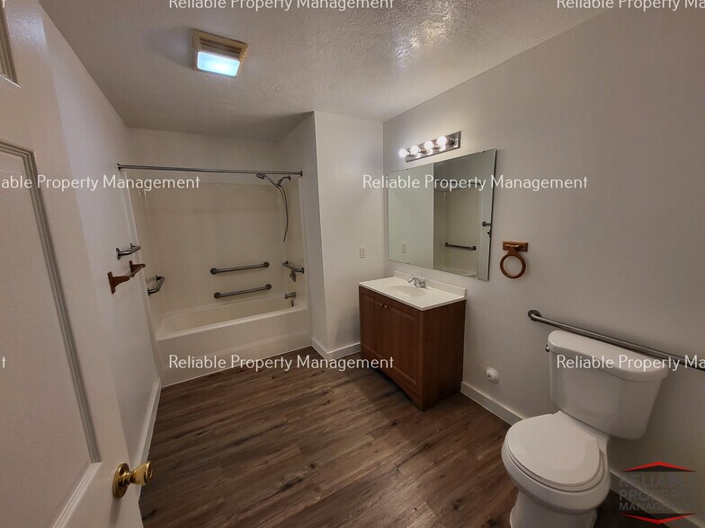 Building Photo - 2232 Meppen Dr