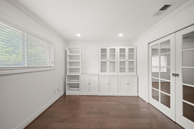 Building Photo - 4427 Sarong Dr