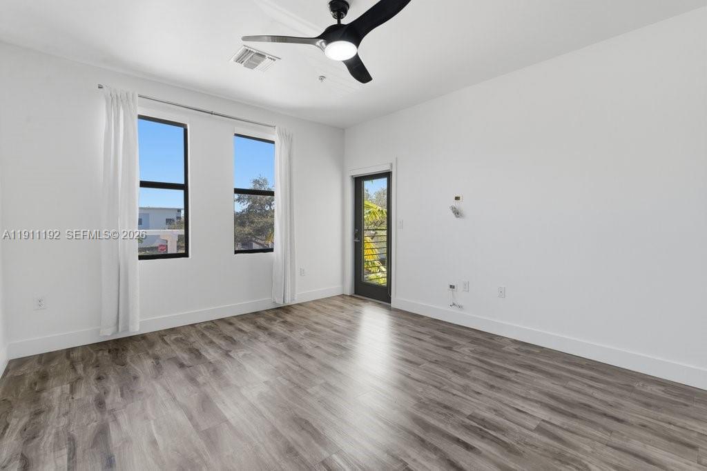 Building Photo - 913 NW 45th Ter