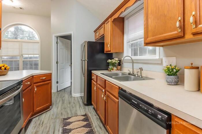 Building Photo - 6409 Deerwood Pl