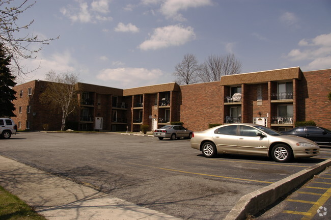 816 E 38th Pl - Divine Properties