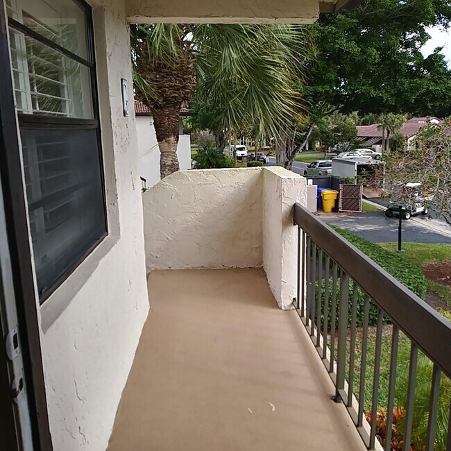 Building Photo - 8045 Eastlake Dr