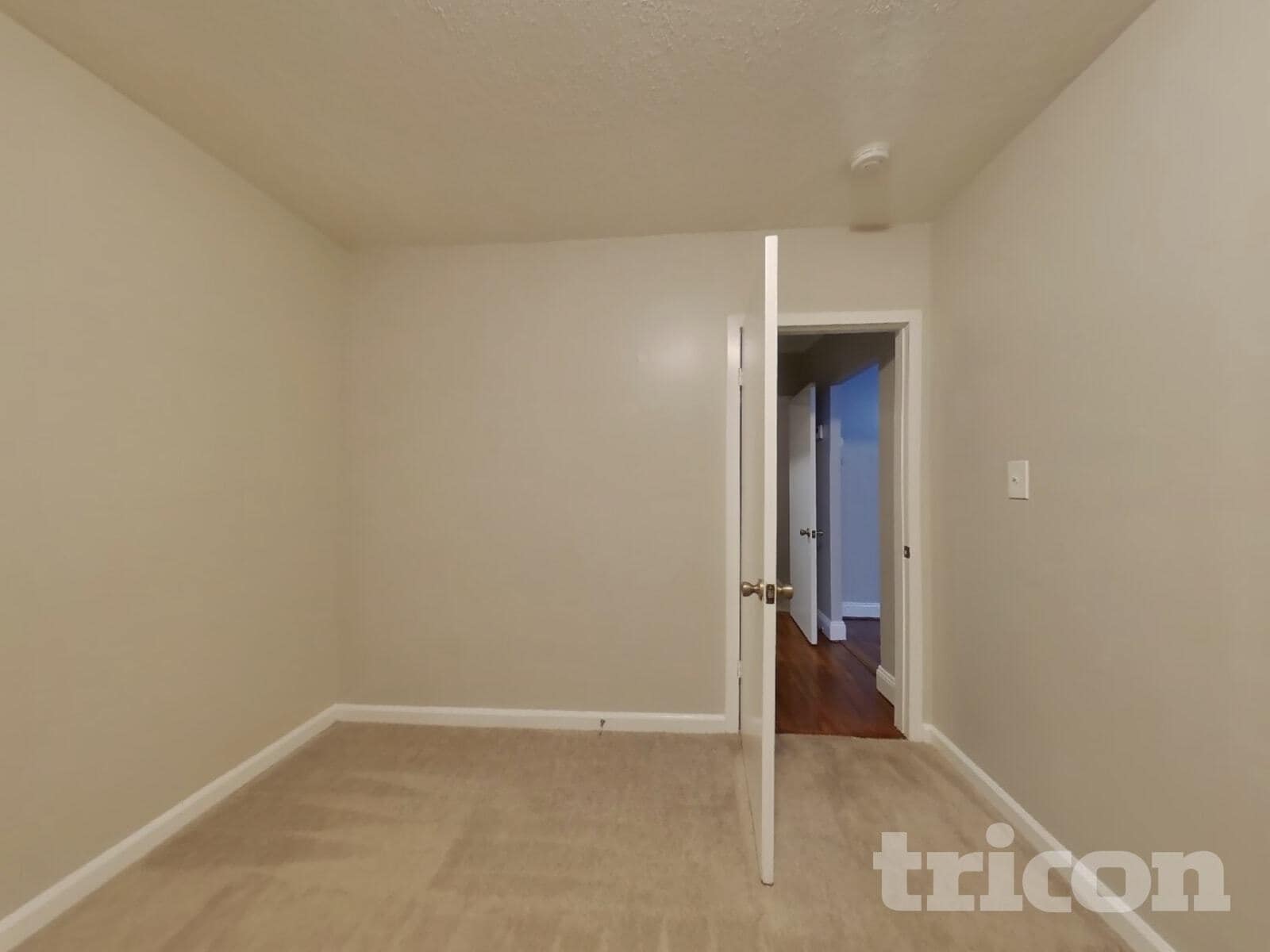 Building Photo - 421 S Abbie St